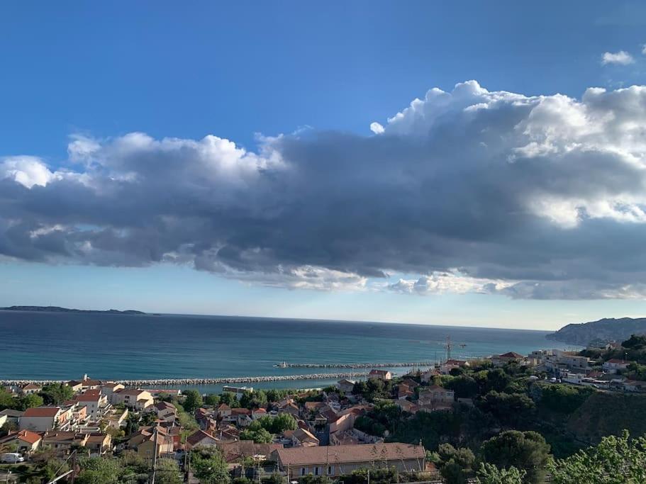 Superbe Terrasse Avec Vue Panoramique Sur La Mer Marseilles Exterior foto